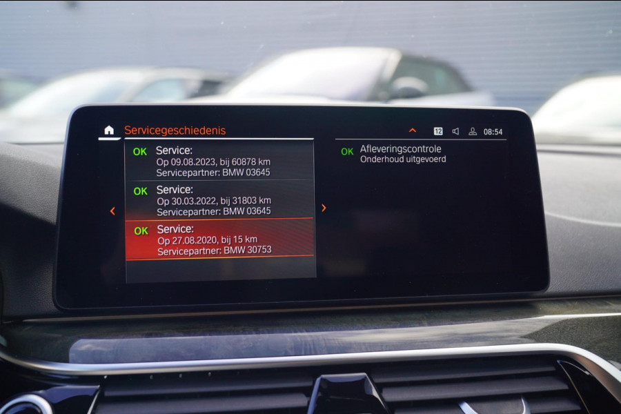 BMW 5 Serie M550i xDrive High Executive | Massage | Driving Assistant Professional | Softclose | Panorama | Head up | BMW LASER