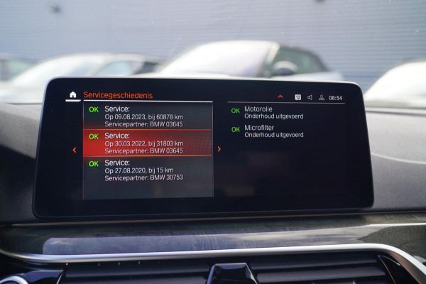 BMW 5 Serie M550i xDrive High Executive | Massage | Driving Assistant Professional | Softclose | Panorama | Head up | BMW LASER