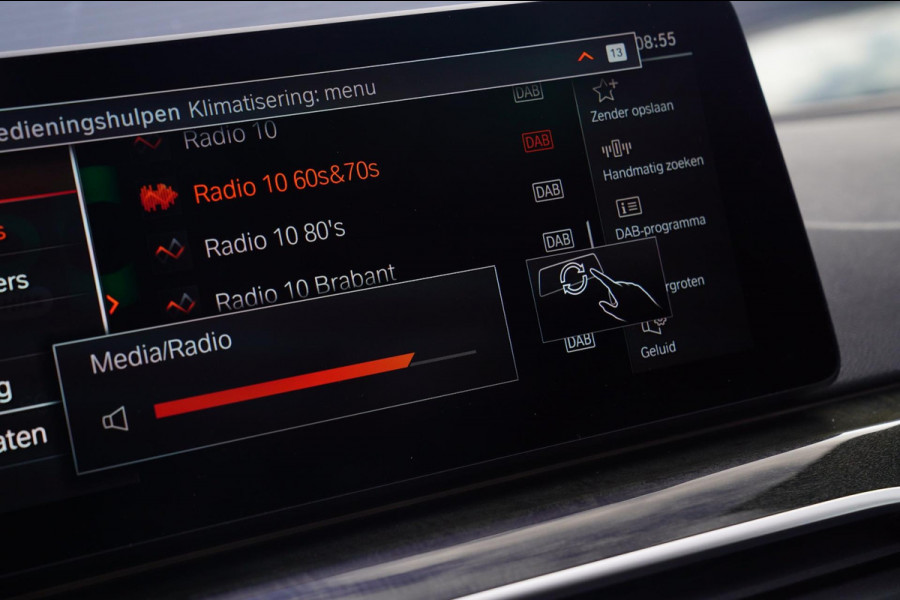BMW 5 Serie M550i xDrive High Executive | Massage | Driving Assistant Professional | Softclose | Panorama | Head up | BMW LASER