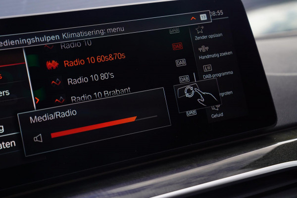 BMW 5 Serie M550i xDrive High Executive | Massage | Driving Assistant Professional | Softclose | Panorama | Head up | BMW LASER