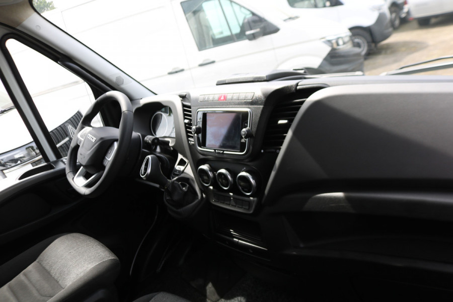 Iveco Daily 35S18 3.0 Automaat Bakwagen met Laadklep