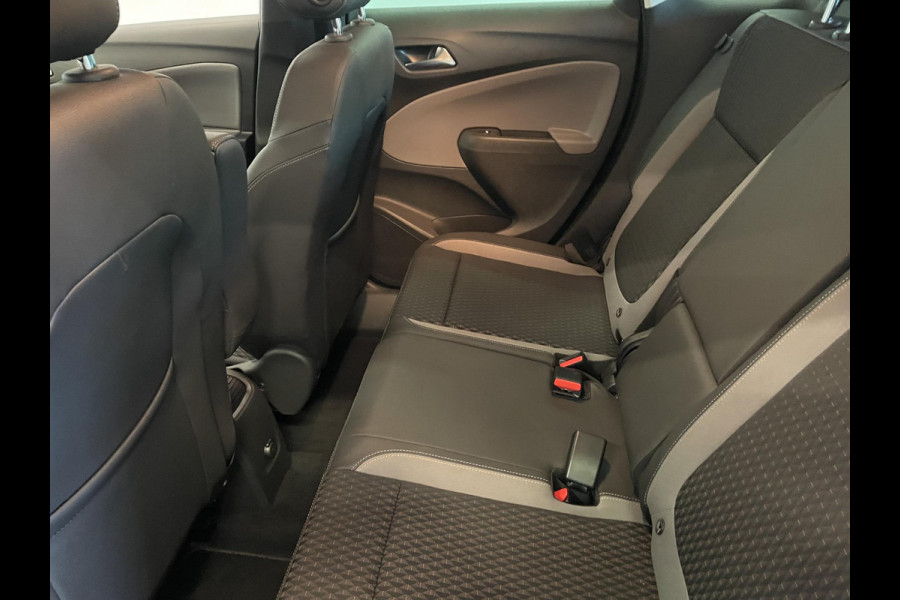 Opel Crossland X 1.2 Turbo 120 Jaar Edition Trekhaak Navigatie Apple Carplay/Android Auto Camera Parkeersensoren Cruise Control Blind Spot Assist Climate Control Lichtmetalen velgen Getinte ramen