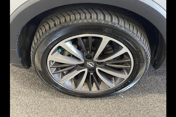 Opel Crossland X 1.2 Turbo 120 Jaar Edition Trekhaak Navigatie Apple Carplay/Android Auto Camera Parkeersensoren Cruise Control Blind Spot Assist Climate Control Lichtmetalen velgen Getinte ramen