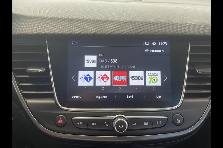 Opel Crossland X 1.2 Turbo 120 Jaar Edition Trekhaak Navigatie Apple Carplay/Android Auto Camera Parkeersensoren Cruise Control Blind Spot Assist Climate Control Lichtmetalen velgen Getinte ramen