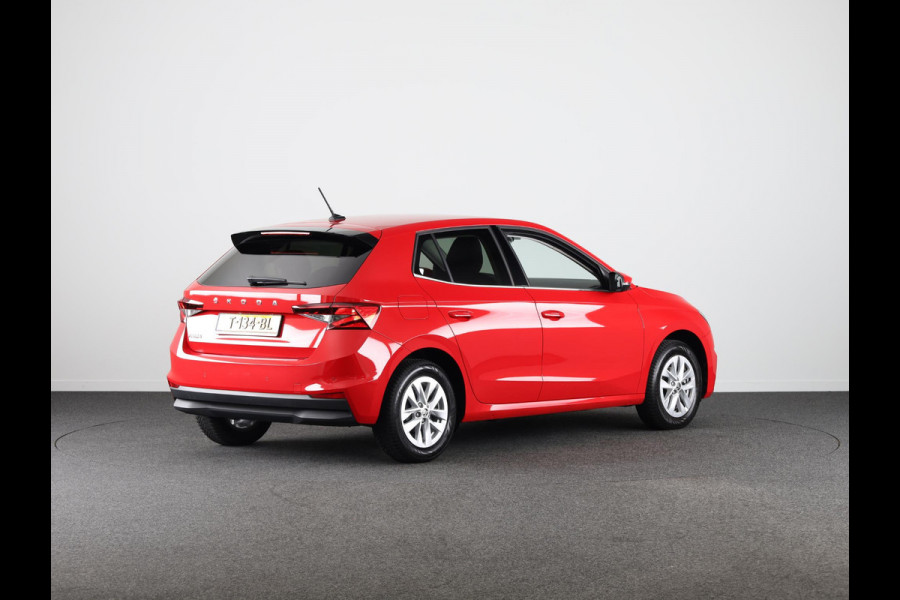 Škoda Fabia 1.0 TSI Business Edition 95 pk | Verlengde garantie | Navigatie via App | Autom. airco | Parkeersensoren achter | Stoelverwarming | LED koplampen |