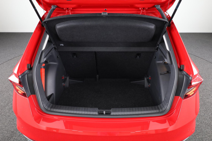 Škoda Fabia 1.0 TSI Business Edition 95 pk | Verlengde garantie | Navigatie via App | Autom. airco | Parkeersensoren achter | Stoelverwarming | LED koplampen |
