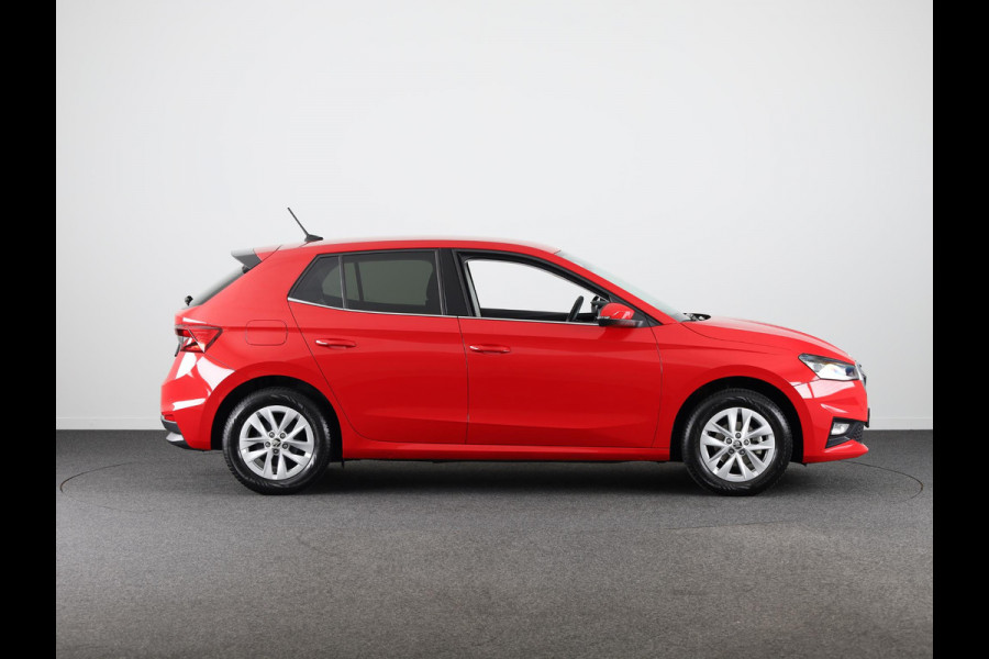 Škoda Fabia 1.0 TSI Business Edition 95 pk | Verlengde garantie | Navigatie via App | Autom. airco | Parkeersensoren achter | Stoelverwarming | LED koplampen |