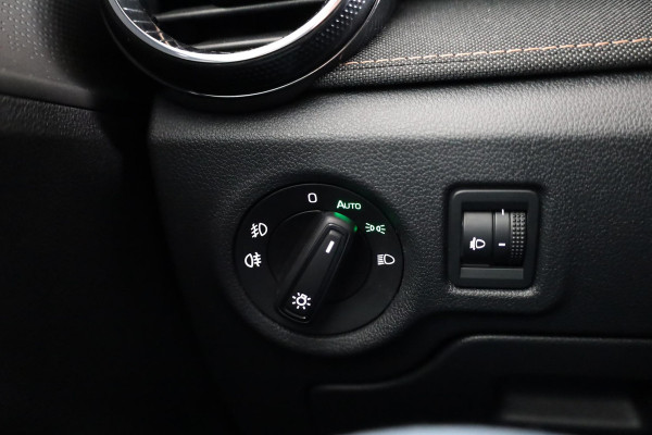 Škoda Fabia 1.0 TSI Business Edition 95 pk | Verlengde garantie | Navigatie via App | Autom. airco | Parkeersensoren achter | Stoelverwarming | LED koplampen |