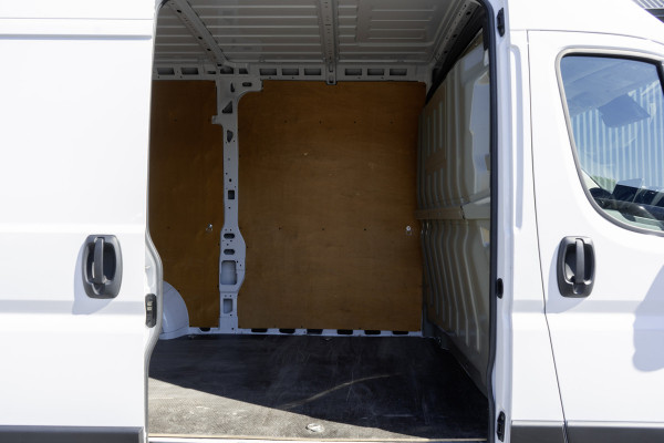 Fiat Ducato 2.2 MultiJet | L2H2 | 3T Trekgewicht | 10'' Display | Camera | Navi | Climate | Cruise | PDC | Euro 6