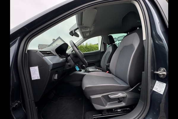 Seat Arona 1.0 TSI Style Business Intense TREKHAAK / PDC / CRUISE / NAVIGATIE / 4-SEIZOENEN / CARPLAY / ECC
