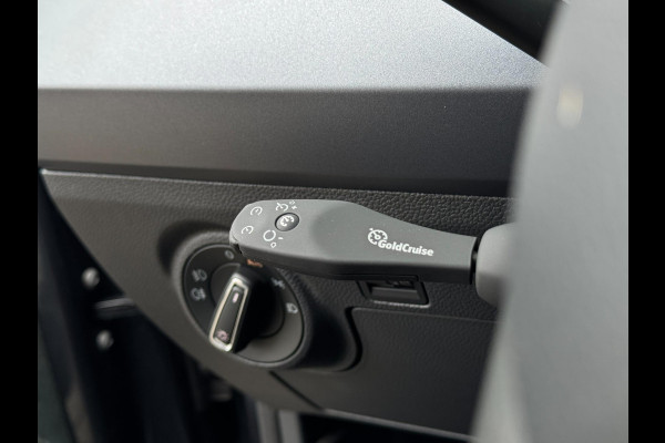 Seat Arona 1.0 TSI Style Business Intense TREKHAAK / PDC / CRUISE / NAVIGATIE / 4-SEIZOENEN / CARPLAY / ECC
