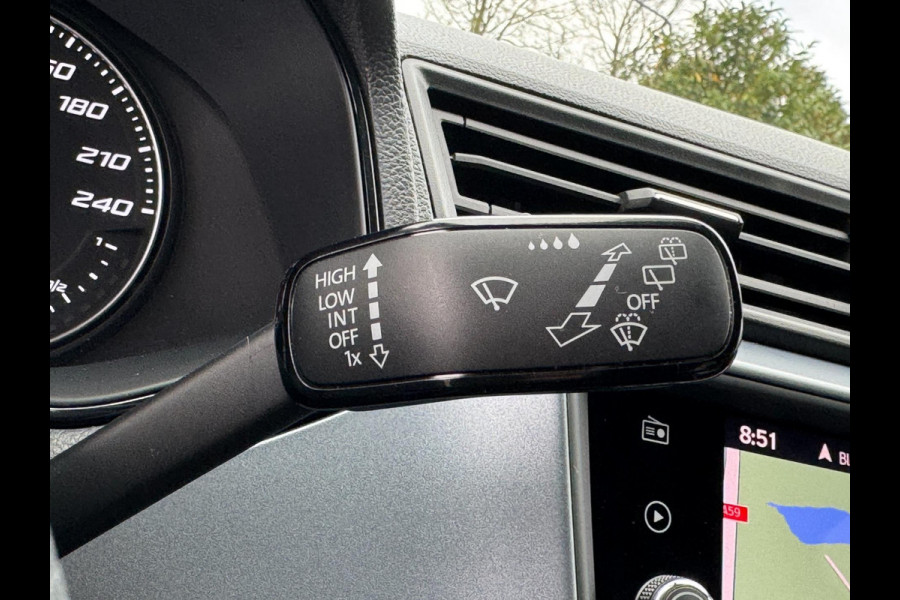 Seat Arona 1.0 TSI Style Business Intense TREKHAAK / PDC / CRUISE / NAVIGATIE / 4-SEIZOENEN / CARPLAY / ECC