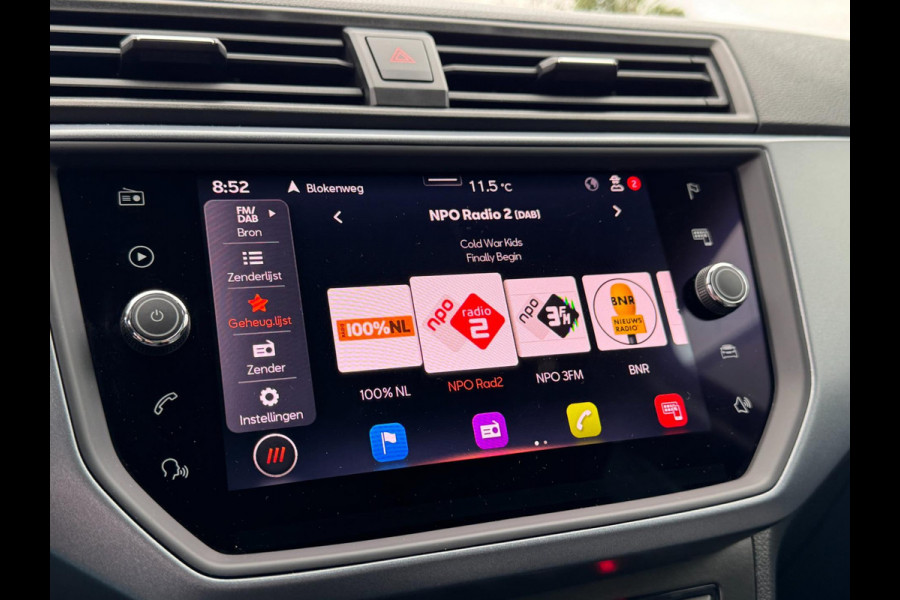 Seat Arona 1.0 TSI Style Business Intense TREKHAAK / PDC / CRUISE / NAVIGATIE / 4-SEIZOENEN / CARPLAY / ECC