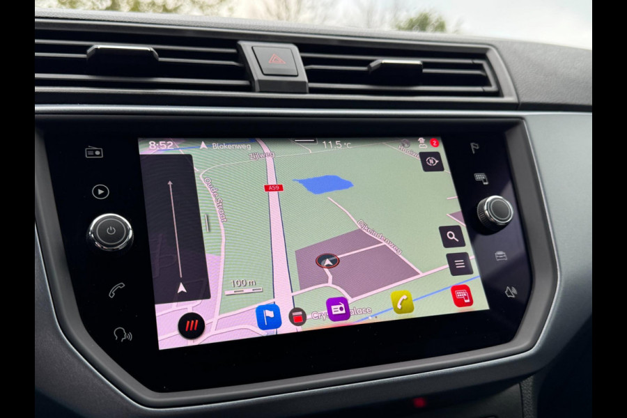 Seat Arona 1.0 TSI Style Business Intense TREKHAAK / PDC / CRUISE / NAVIGATIE / 4-SEIZOENEN / CARPLAY / ECC