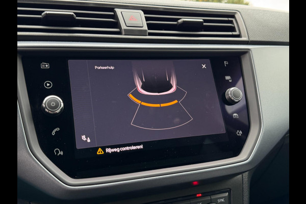 Seat Arona 1.0 TSI Style Business Intense TREKHAAK / PDC / CRUISE / NAVIGATIE / 4-SEIZOENEN / CARPLAY / ECC