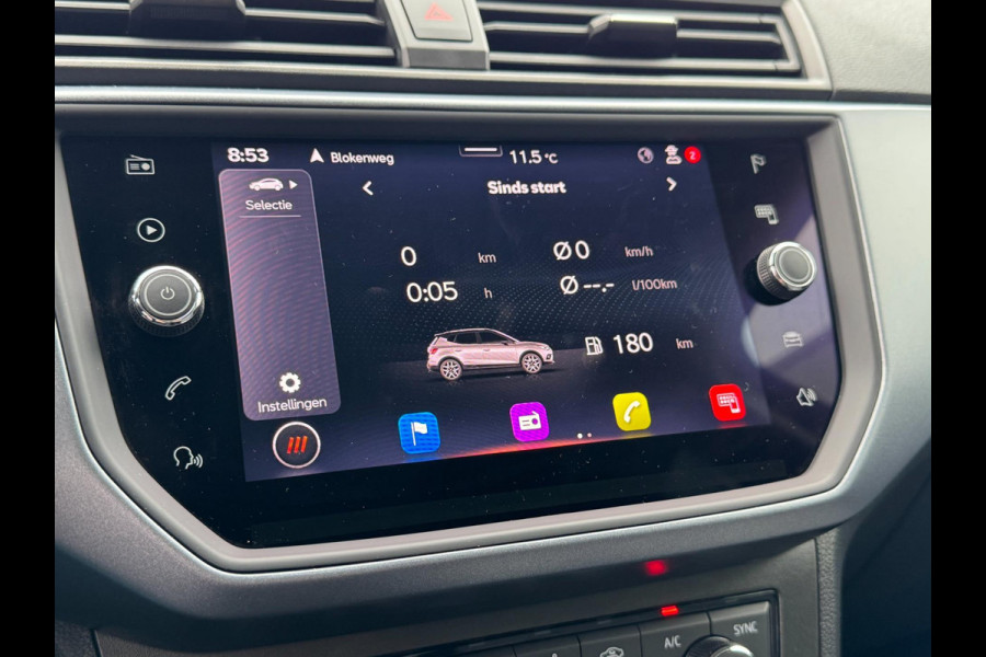 Seat Arona 1.0 TSI Style Business Intense TREKHAAK / PDC / CRUISE / NAVIGATIE / 4-SEIZOENEN / CARPLAY / ECC