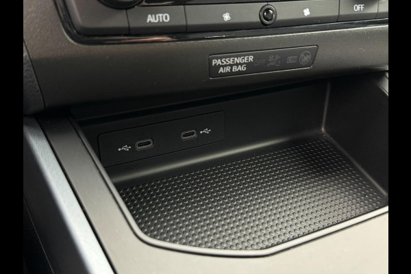 Seat Arona 1.0 TSI Style Business Intense TREKHAAK / PDC / CRUISE / NAVIGATIE / 4-SEIZOENEN / CARPLAY / ECC
