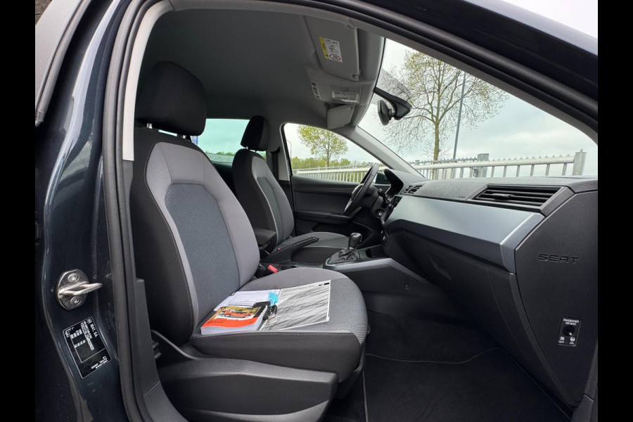 Seat Arona 1.0 TSI Style Business Intense TREKHAAK / PDC / CRUISE / NAVIGATIE / 4-SEIZOENEN / CARPLAY / ECC