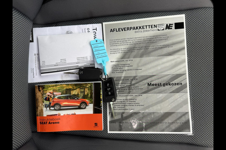 Seat Arona 1.0 TSI Style Business Intense TREKHAAK / PDC / CRUISE / NAVIGATIE / 4-SEIZOENEN / CARPLAY / ECC
