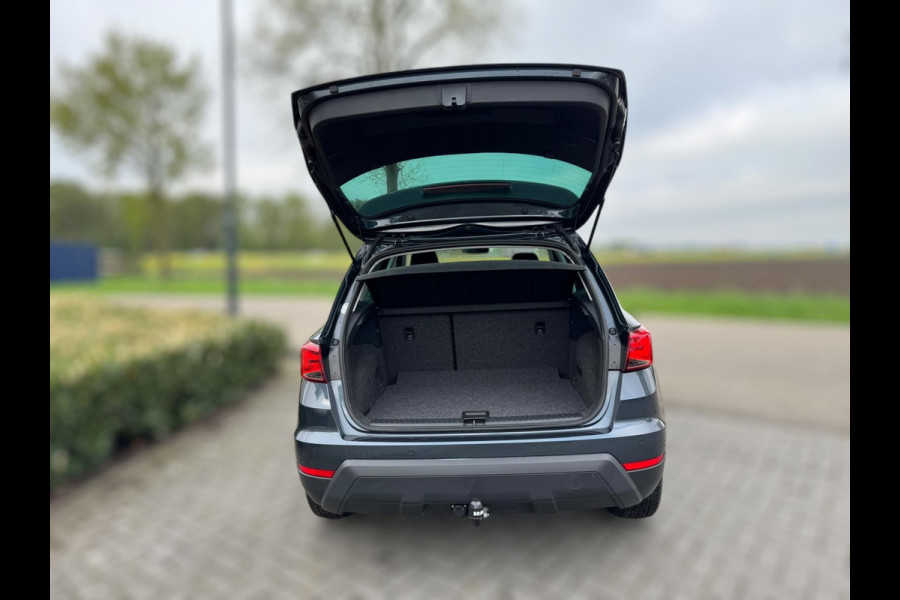 Seat Arona 1.0 TSI Style Business Intense TREKHAAK / PDC / CRUISE / NAVIGATIE / 4-SEIZOENEN / CARPLAY / ECC