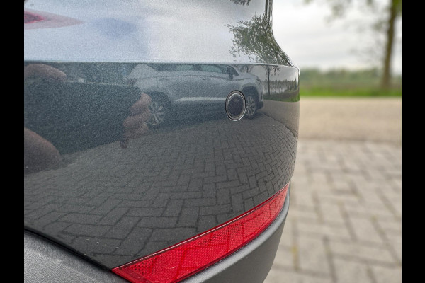 Seat Arona 1.0 TSI Style Business Intense TREKHAAK / PDC / CRUISE / NAVIGATIE / 4-SEIZOENEN / CARPLAY / ECC