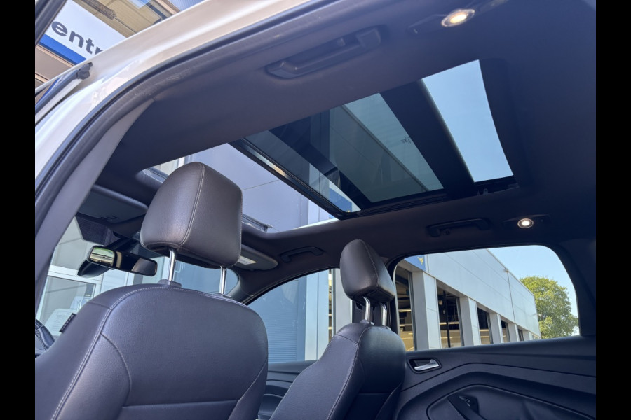 Ford Kuga 1.5 EcoB. ST Line, trekhaak, camera