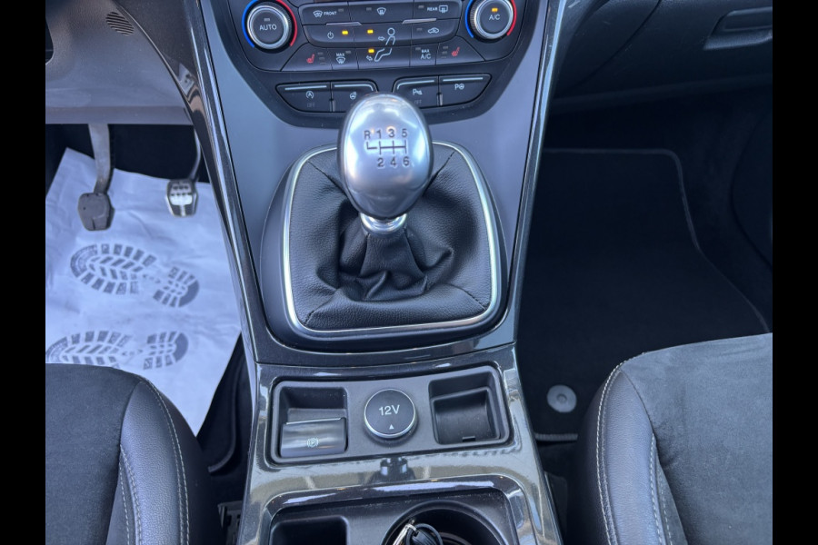 Ford Kuga 1.5 EcoB. ST Line, trekhaak, camera