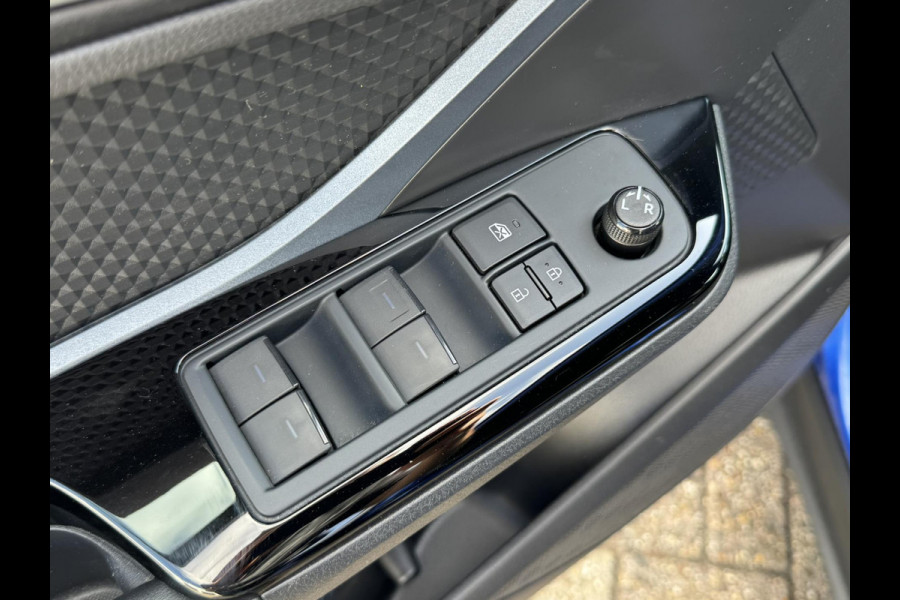 Toyota C-HR 2.0 Hybrid Style Led Camera Stoelverwarming Trekhaak afneembaar