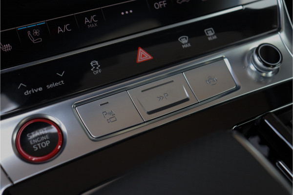 Audi RS6 4.0 V8 TFSI Quattro NL AUTO **Dynamic Plus/Ceramic/HUD/Carbon/Pano/B&O/ACC**