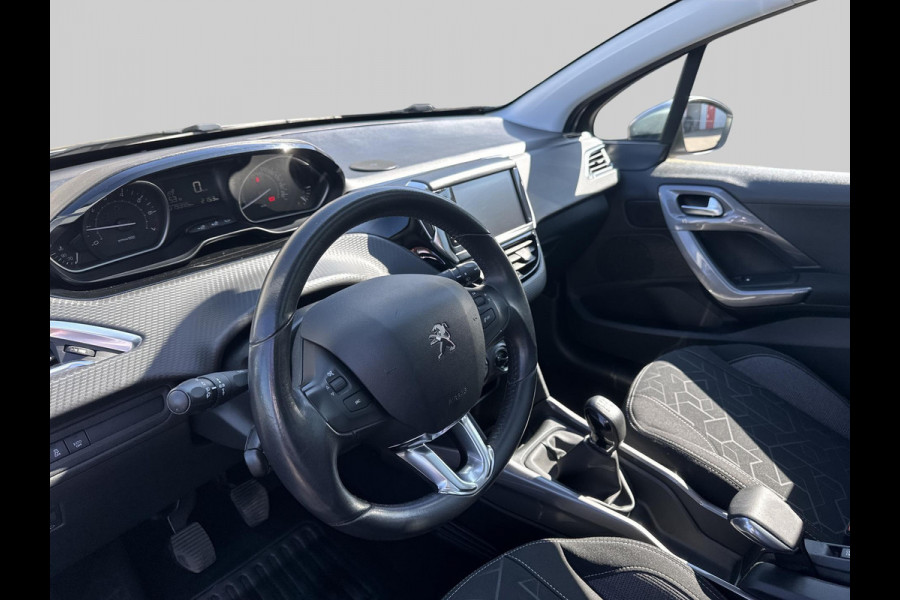Peugeot 2008 1.2 PureTech Blue Lion | trekhaak | panoramadak
