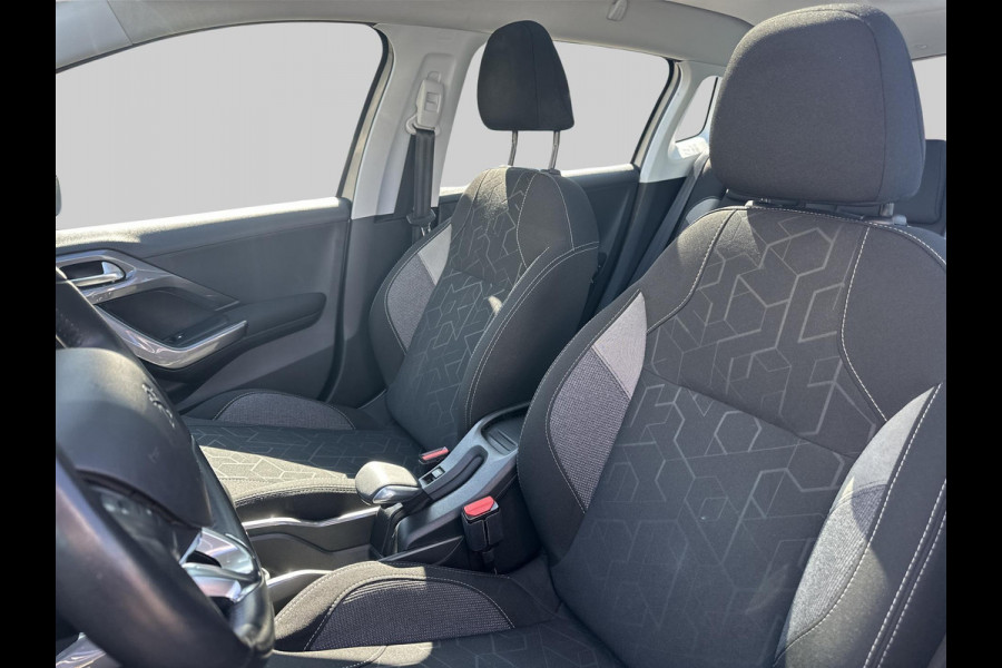 Peugeot 2008 1.2 PureTech Blue Lion | trekhaak | panoramadak