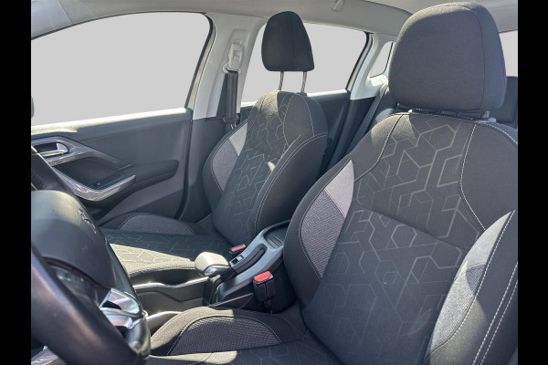 Peugeot 2008 1.2 PureTech Blue Lion | trekhaak | panoramadak