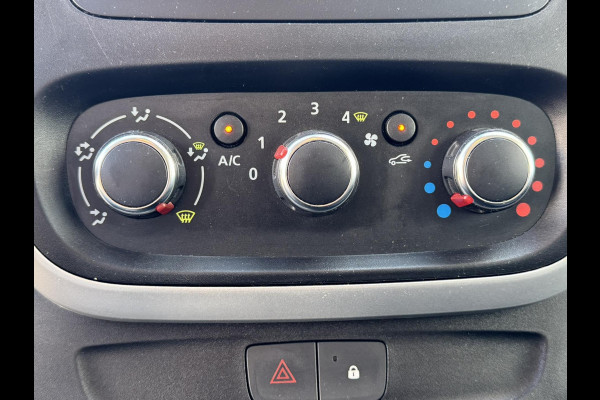 Renault Trafic 2.0 dCi 145 T29 L2H1 DC Luxe Climate control Cruise control Navigatie Apple carplay