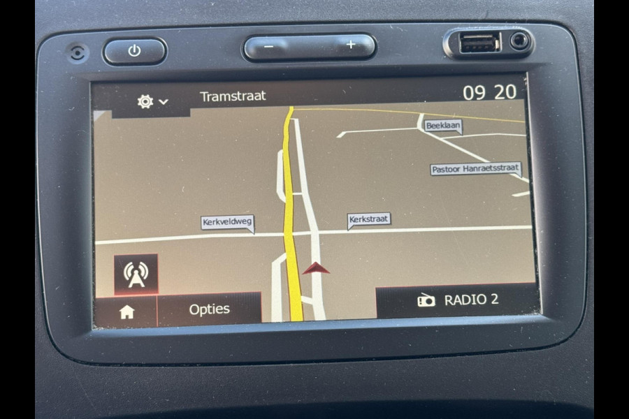 Renault Trafic 2.0 dCi 145 T29 L2H1 DC Luxe Climate control Cruise control Navigatie Apple carplay