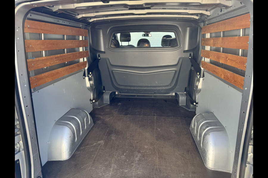 Renault Trafic 2.0 dCi 145 T29 L2H1 DC Luxe Climate control Cruise control Navigatie Apple carplay
