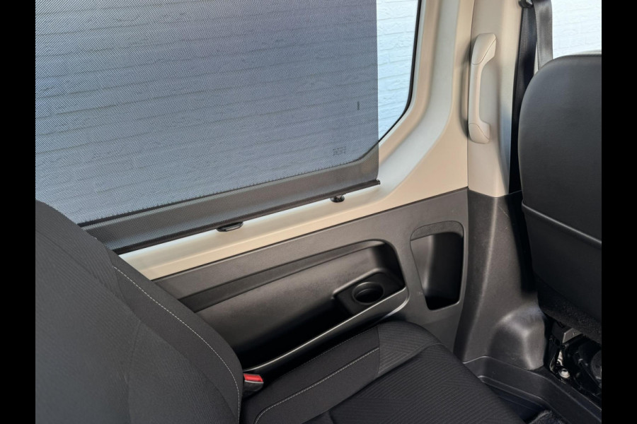 Renault Trafic 2.0 dCi 145 T29 L2H1 DC Luxe Climate control Cruise control Navigatie Apple carplay