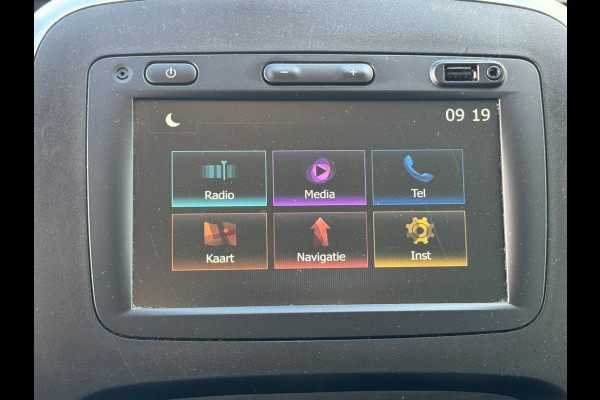 Renault Trafic 2.0 dCi 145 T29 L2H1 DC Luxe Climate control Cruise control Navigatie Apple carplay