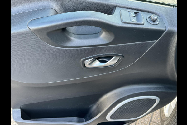Renault Trafic 2.0 dCi 145 T29 L2H1 DC Luxe Climate control Cruise control Navigatie Apple carplay
