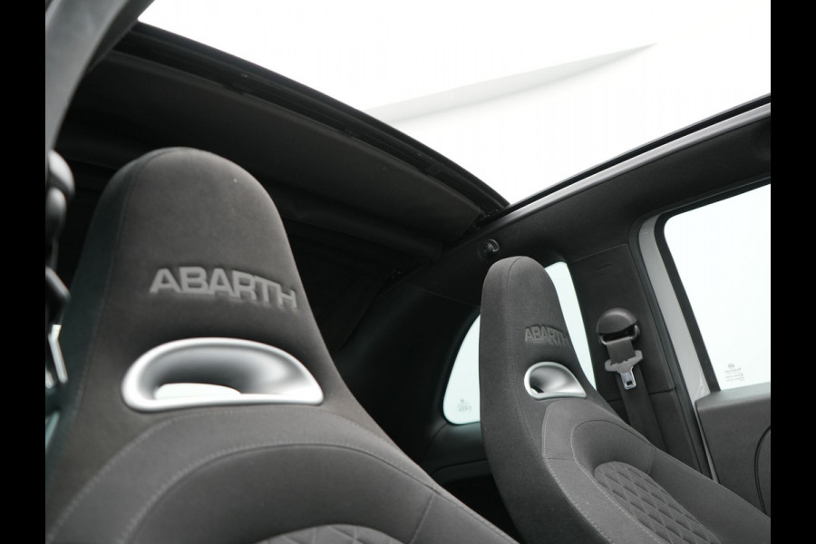 Fiat ABARTH 595 Pista 165 pk Automaat Campovolo Grau | bi Xenon  | Monza Sportuitlaat |  Apple Carplay | Sportstoelen | G Force Indicator | 17"L.M | DAB | Parkpilot |