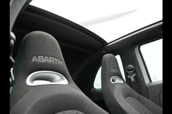Fiat ABARTH 595 Pista 165 pk Automaat Campovolo Grau | bi Xenon  | Monza Sportuitlaat |  Apple Carplay | Sportstoelen | G Force Indicator | 17"L.M | DAB | Parkpilot |