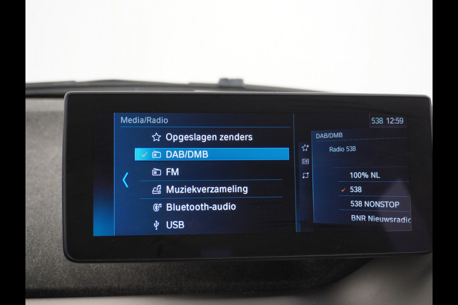 BMW i3 AUT.170pk Panodak Warmtepomp Keyless Navi-Pro MultiMedia WiFi-vb. Led 19"StoelverwarmdRegensensor DAB Cruise Control 94Ah 33kWh  Comfort Pack Advance € 46.000 nieuw! Nieuwe model (2018)
