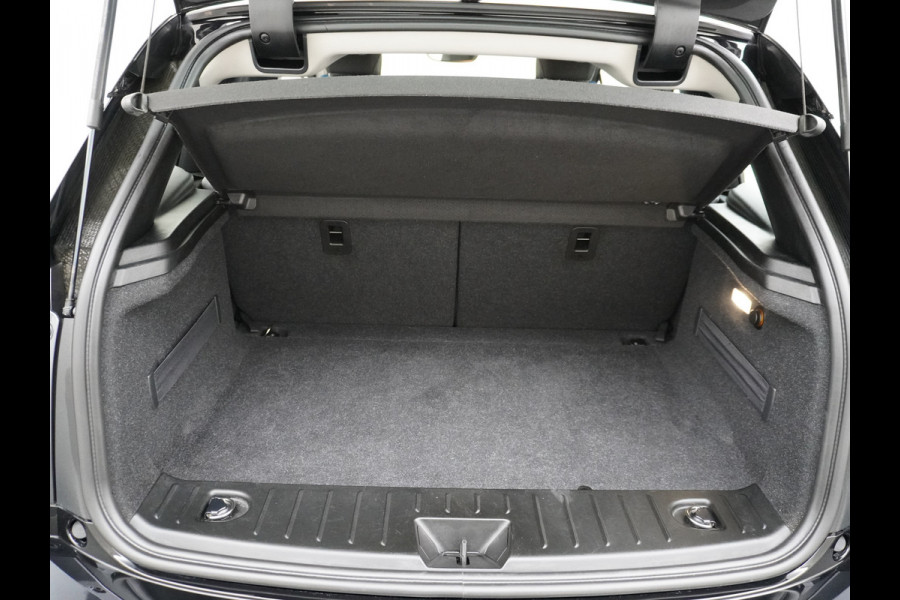 BMW i3 AUT.170pk Panodak Warmtepomp Keyless Navi-Pro MultiMedia WiFi-vb. Led 19"StoelverwarmdRegensensor DAB Cruise Control 94Ah 33kWh  Comfort Pack Advance € 46.000 nieuw! Nieuwe model (2018)
