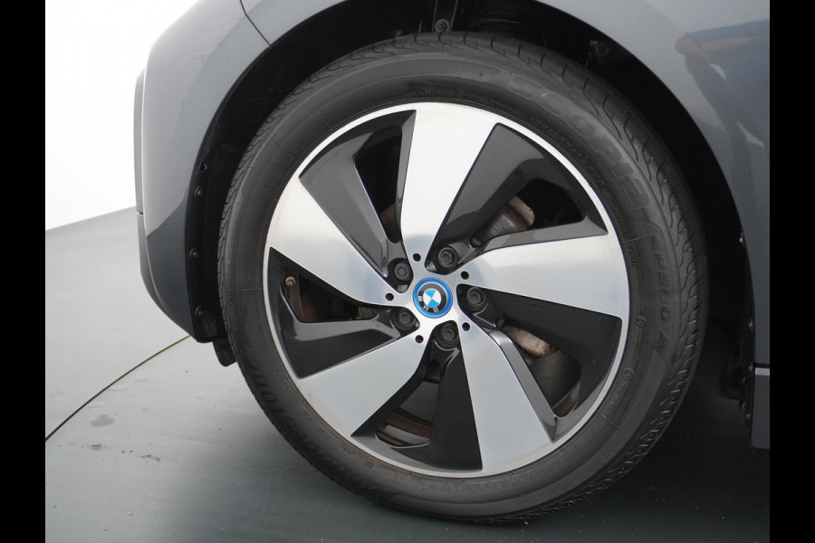 BMW i3 AUT.170pk Panodak Warmtepomp Keyless Navi-Pro MultiMedia WiFi-vb. Led 19"StoelverwarmdRegensensor DAB Cruise Control 94Ah 33kWh  Comfort Pack Advance € 46.000 nieuw! Nieuwe model (2018)