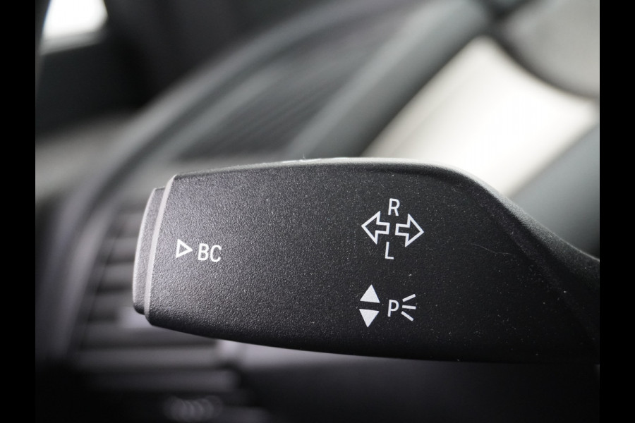 BMW i3 AUT.170pk Panodak Warmtepomp Keyless Navi-Pro MultiMedia WiFi-vb. Led 19"StoelverwarmdRegensensor DAB Cruise Control 94Ah 33kWh  Comfort Pack Advance € 46.000 nieuw! Nieuwe model (2018)