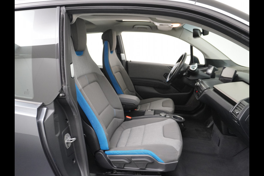 BMW i3 AUT.170pk Panodak Warmtepomp Keyless Navi-Pro MultiMedia WiFi-vb. Led 19"StoelverwarmdRegensensor DAB Cruise Control 94Ah 33kWh  Comfort Pack Advance € 46.000 nieuw! Nieuwe model (2018)
