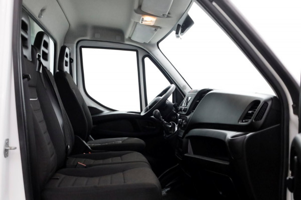 Iveco Daily 35S18 3.0 180pk Bakwagen met laadklep 1008kg laadverm. 09-2022