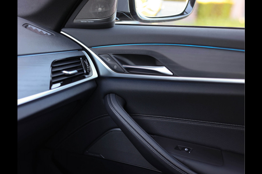 BMW 5 Serie Touring 530e xDrive *Pano*H/K*Laser*Trekhaak*