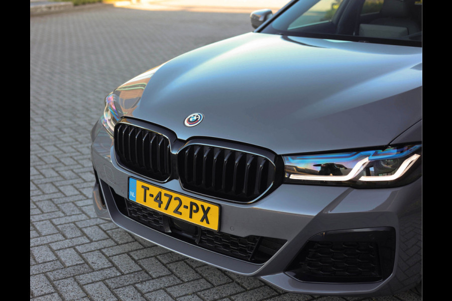 BMW 5 Serie Touring 530e xDrive *Pano*H/K*Laser*Trekhaak*