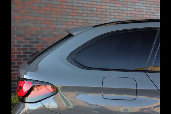 BMW 5 Serie Touring 530e xDrive *Pano*H/K*Laser*Trekhaak*