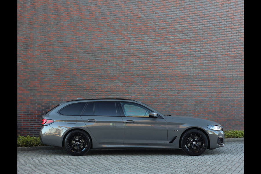 BMW 5 Serie Touring 530e xDrive *Pano*H/K*Laser*Trekhaak*